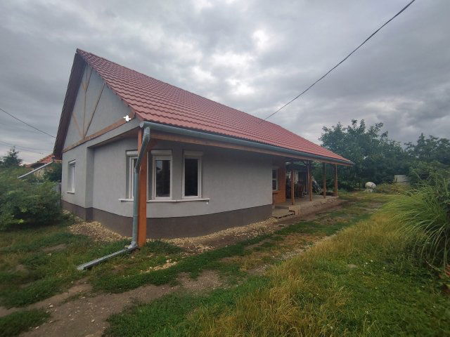 Eladó családi ház, Ongán 31.9 M Ft, 2 szobás