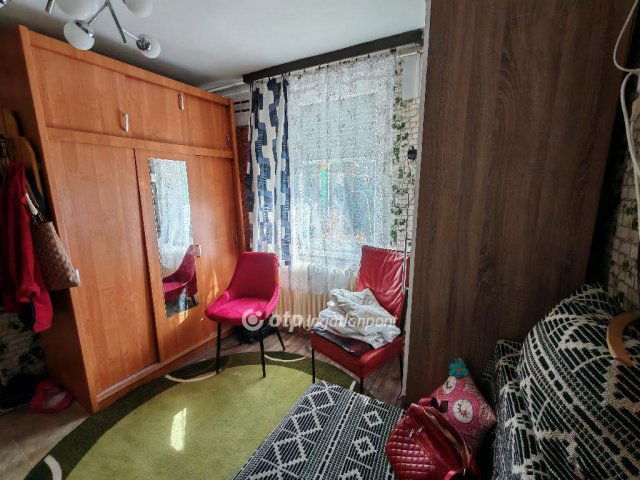 Eladó családi ház, Tatabányán 28 M Ft, 2+2 szobás