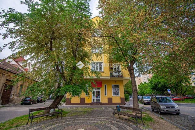 Eladó üzlethelyiség, Budapesten, III. kerületben 119.9 M Ft