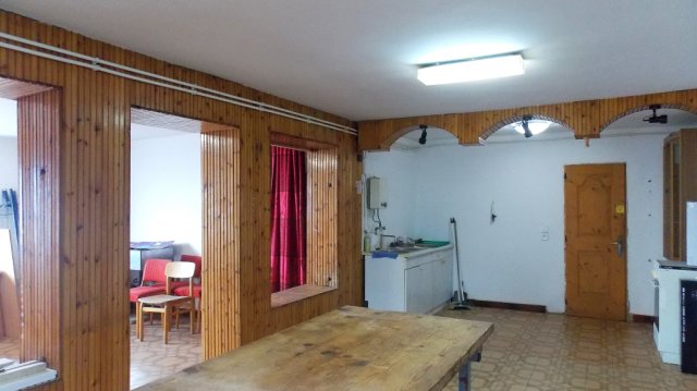 Eladó üzlethelyiség, Jászszentlászlón 49 M Ft, 4+1 szobás