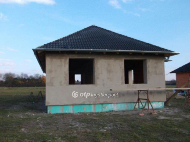 Eladó családi ház, Gyöngyöshalászon 61 M Ft, 3+1 szobás