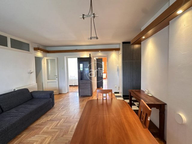 Kiadó téglalakás, albérlet, Szegeden, Rózsa utcában, 4 szobás