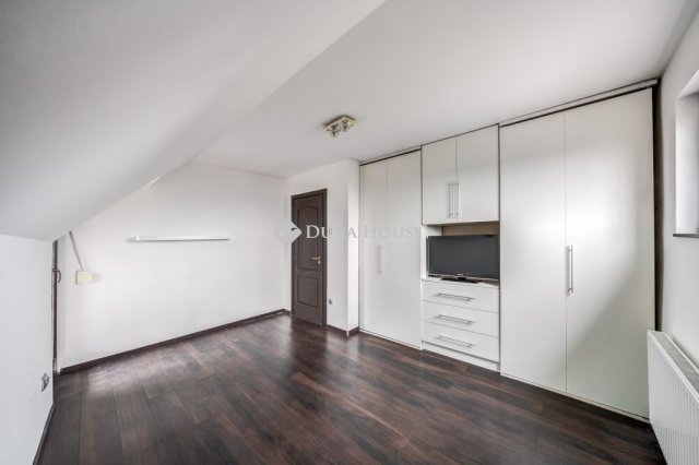 Eladó családi ház, Budaörsön 235 M Ft, 4 szobás