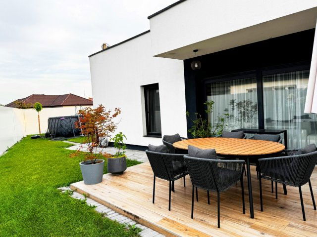 Eladó családi ház, Székesfehérvárott 169 M Ft, 5 szobás