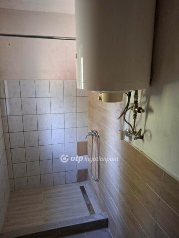 Eladó családi ház, Nemesszentandráson 18.9 M Ft, 2 szobás