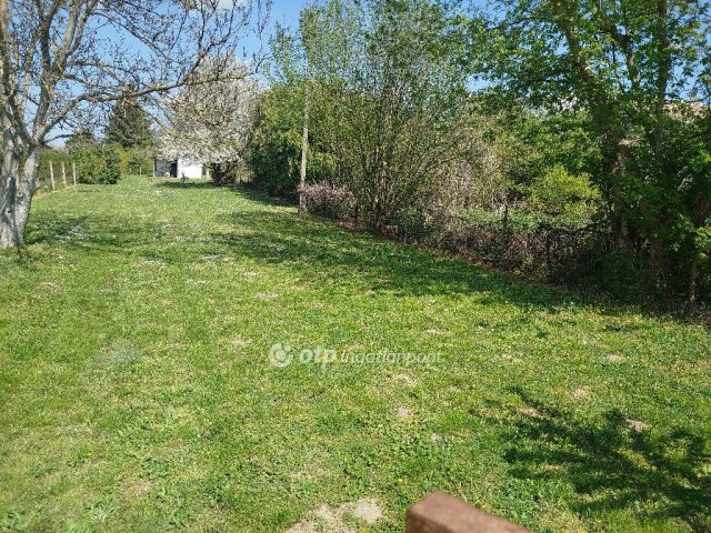 Eladó telek, Pápán 5.75 M Ft / költözzbe.hu