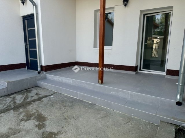 Eladó sorház, Pécelen 59 M Ft, 3 szobás / költözzbe.hu