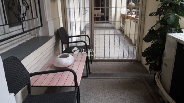 Eladó téglalakás, Budapesten, VI. kerületben 149 M Ft, 3 szobás