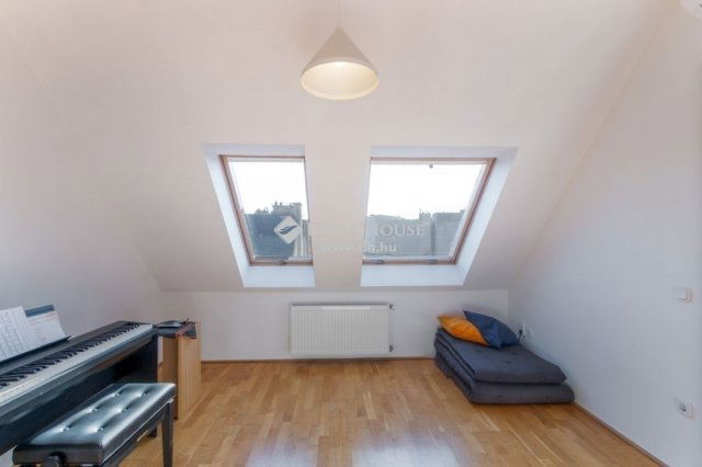 Eladó téglalakás, Budapesten, VI. kerületben 155 M Ft, 4 szobás