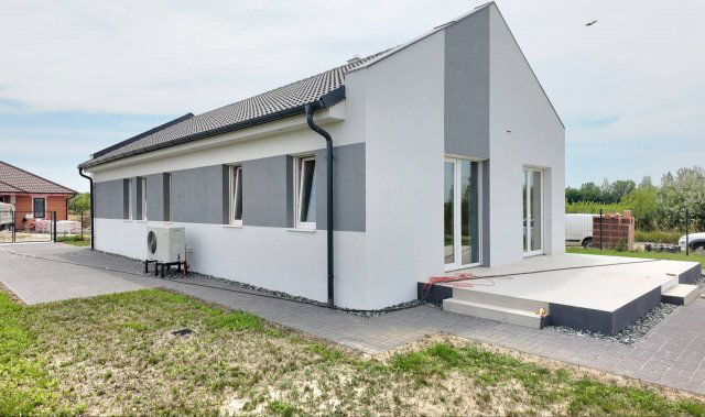 Eladó családi ház, Veszkényen 78 M Ft, 4 szobás