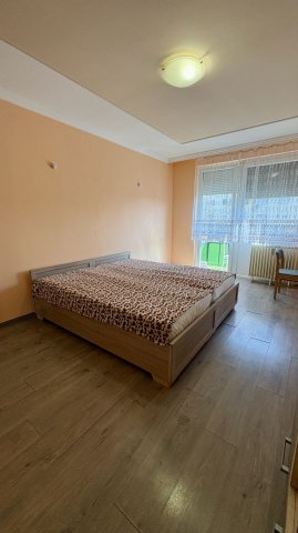 Kiadó panellakás, albérlet, Debrecenben 200 E Ft / hó, 3 szobás