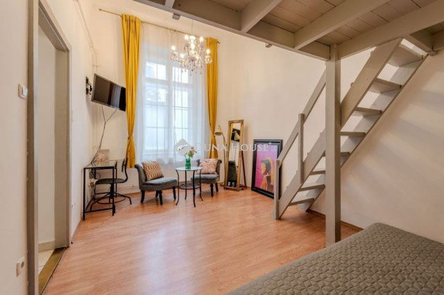 Kiadó téglalakás, albérlet, V. kerületben, Arany János utcában