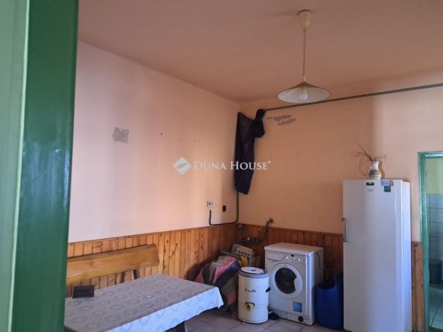 Eladó családi ház, Sántoson 60 M Ft, 2 szobás