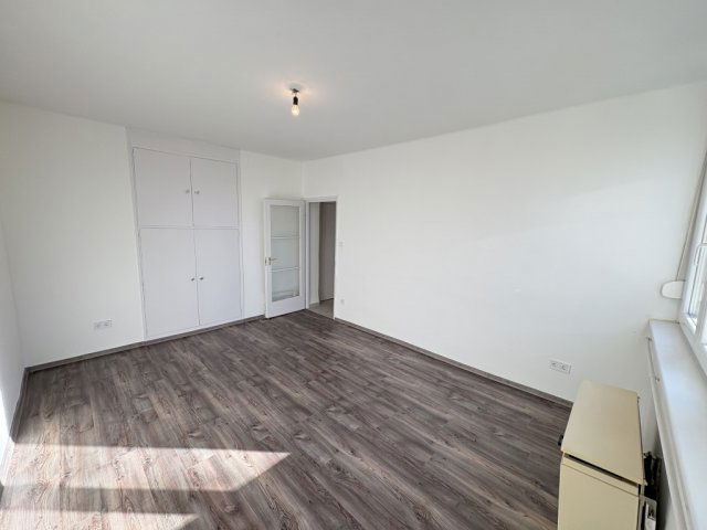 Eladó téglalakás, Kaposváron 33.5 M Ft, 2 szobás