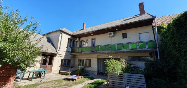 Eladó családi ház, Devecseren 64.9 M Ft, 5+1 szobás