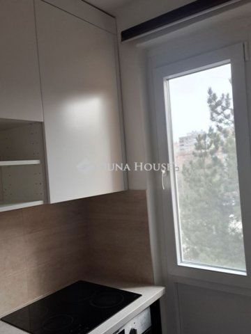 Eladó panellakás, Pécsett 34.9 M Ft, 1 szobás