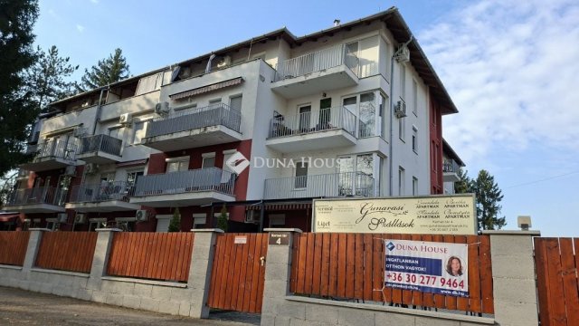 Eladó téglalakás, Dombóváron, Kernen téren 27.5 M Ft, 2 szobás