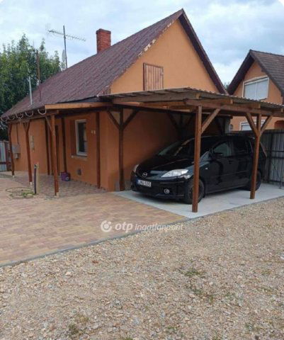 Eladó családi ház, Hajdúböszörményen 39.5 M Ft, 1 szobás