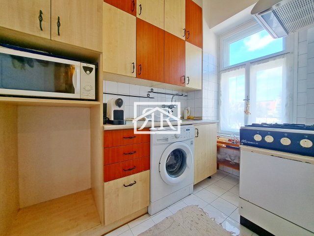 Eladó téglalakás, Szegeden, Hétvezér utcában 43.8 M Ft