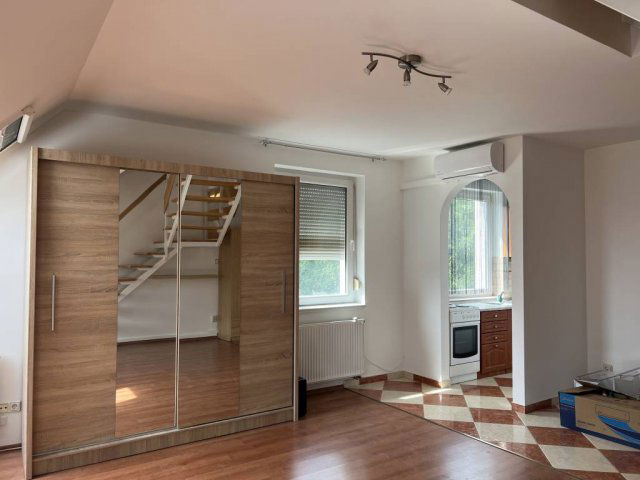 Kiadó téglalakás, albérlet, Szegeden 150 E Ft / hó, 2 szobás