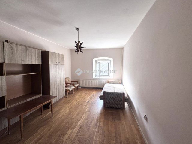 Eladó téglalakás, Siklóson 24.99 M Ft, 2 szobás