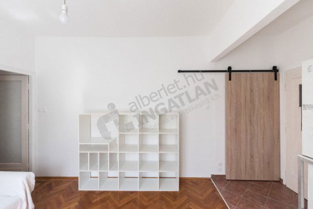 Kiadó téglalakás, albérlet, XI. kerületben, Ulászló utcában