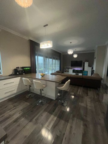 Eladó családi ház, Szadán 206 M Ft, 5 szobás