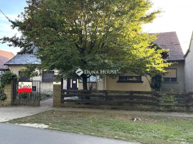 Eladó családi ház, Bólyban, Rózsa utcában 49 M Ft, 8 szobás
