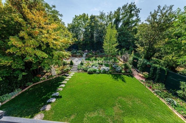 Eladó ikerház, Budapesten, XI. kerületben 850 M Ft, 8 szobás