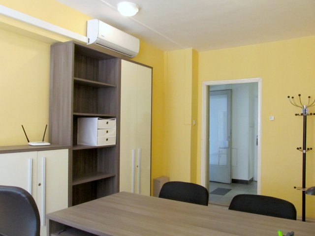 Kiadó iroda, Szegeden 30 E Ft / hó, 1 szobás