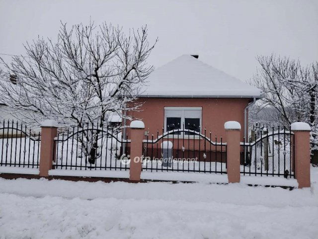 Eladó családi ház, Kölcsén 12.9 M Ft, 1+2 szobás