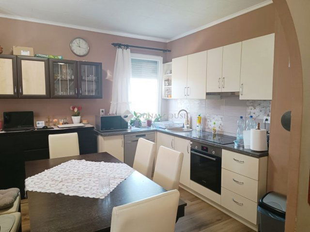 Eladó családi ház, Sükösdön 32.9 M Ft, 5 szobás