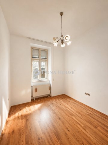 Kiadó téglalakás, albérlet, Budapesten, V. kerületben, 3 szobás