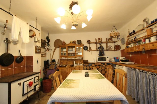 Eladó családi ház, Bakonypéterden 35 M Ft, 3 szobás