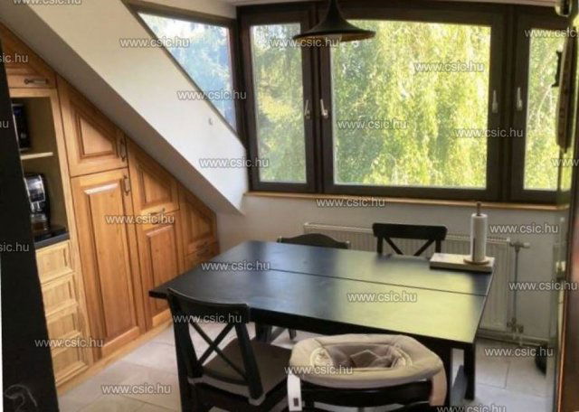 Eladó téglalakás, Solymáron 140 M Ft, 3+1 szobás