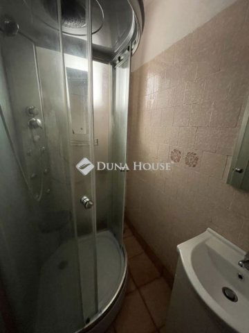 Eladó családi ház, Veresegyházon 90 M Ft, 4 szobás