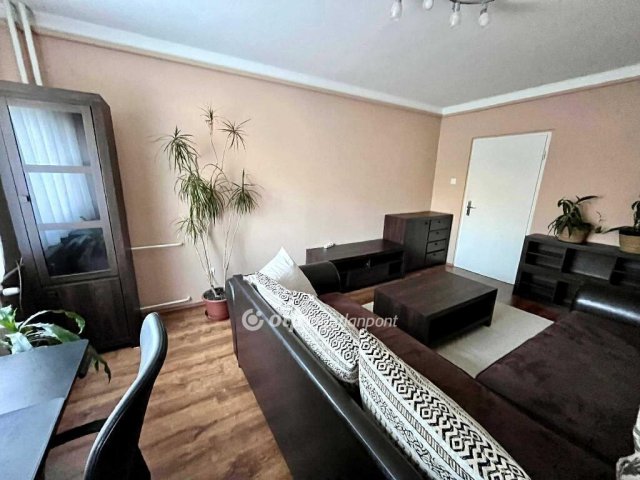 Eladó panellakás, Miskolcon 36.9 M Ft, 2 szobás