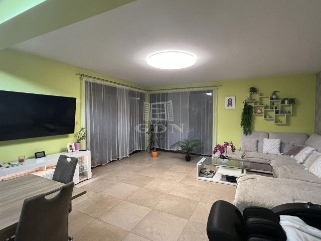 Eladó családi ház, Kecskeméten 210 M Ft, 5 szobás