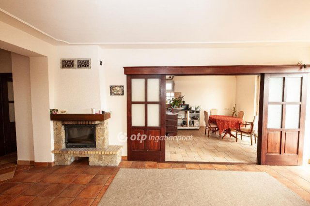 Eladó családi ház, Csömörön 249 M Ft, 4+1 szobás