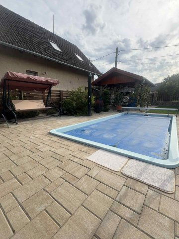 Eladó családi ház, Szigetszentmiklóson 113.3 M Ft, 3 szobás