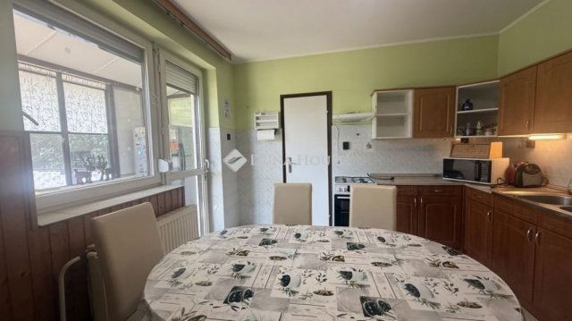 Eladó családi ház, Bükön 87.5 M Ft, 7 szobás