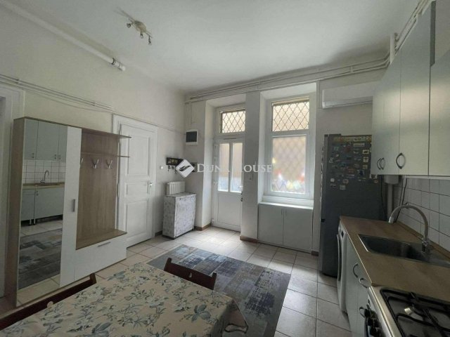 Eladó téglalakás, Budapesten, VIII. kerületben 66 M Ft, 3 szobás