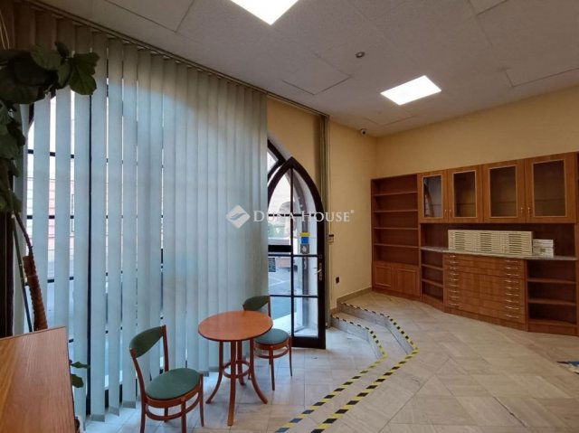 Eladó üzlethelyiség, Sopronban 32.9 M Ft / költözzbe.hu