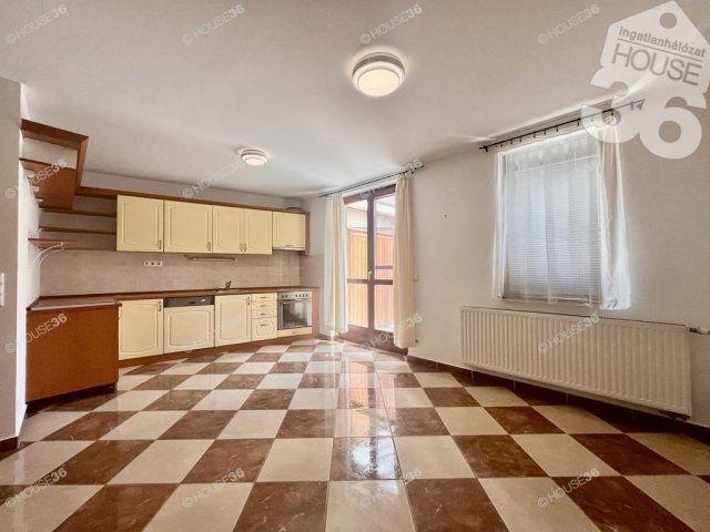 Kiadó téglalakás, albérlet, Kecskeméten 180 E Ft / hó