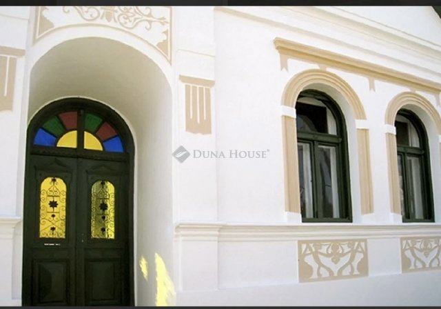 Eladó családi ház, Villánykövesden 198 M Ft, 8 szobás