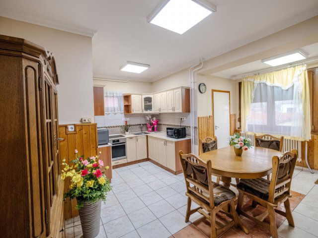 Eladó családi ház, Újfehértón 106 M Ft, 4 szobás