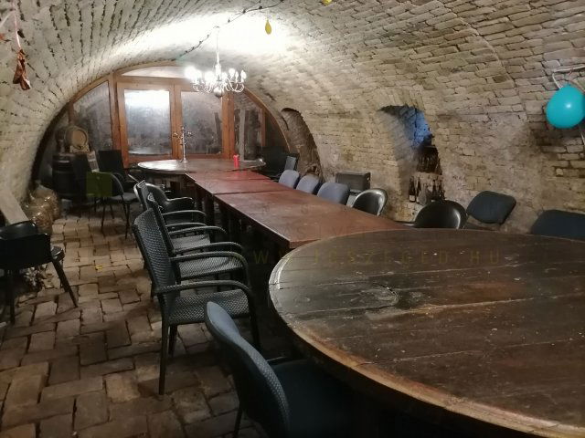 Eladó téglalakás, Szegeden 19.9 M Ft, 2 szobás