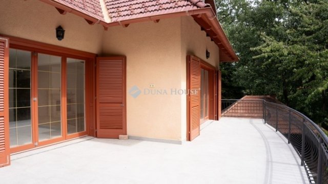 Eladó nyaraló, Leányfaluban 199 M Ft, 4 szobás