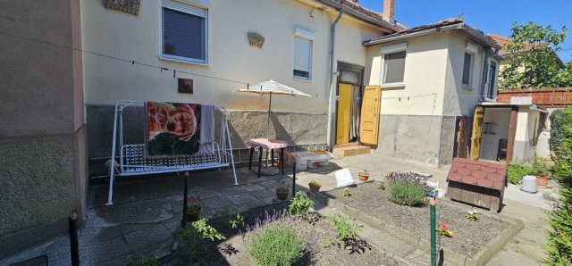 Eladó családi ház, Pécsváradon 55 M Ft, 5 szobás