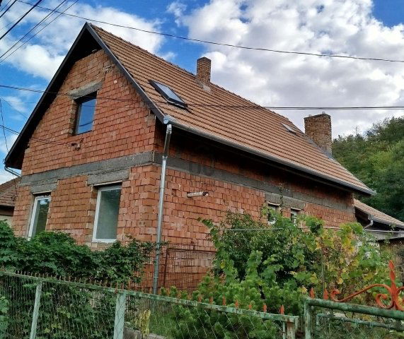 Eladó családi ház, Sülysápon 64.9 M Ft, 5 szobás